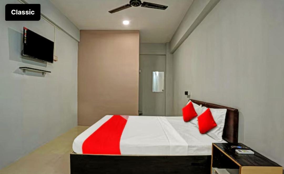 Hotel Welcome, Vip Road Vesu Surat Ngoại thất bức ảnh
