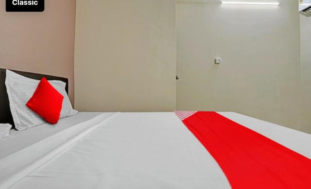 Hotel Welcome, Vip Road Vesu Surat Ngoại thất bức ảnh