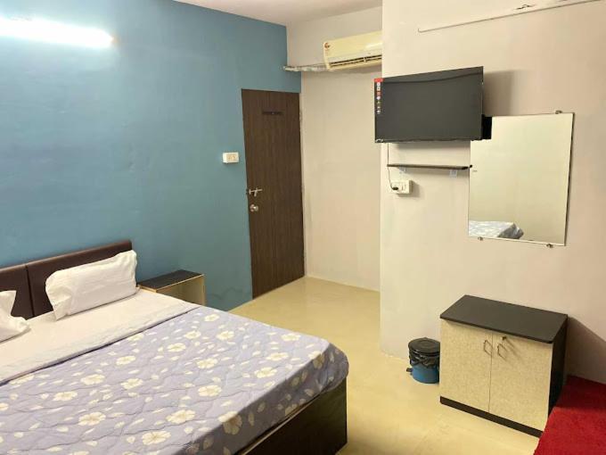 Hotel Welcome, Vip Road Vesu Surat Ngoại thất bức ảnh
