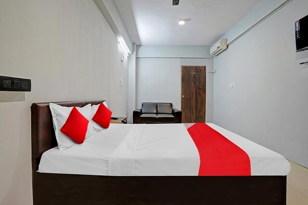 Hotel Welcome, Vip Road Vesu Surat Ngoại thất bức ảnh